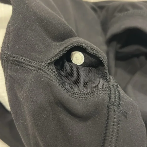 Lululemon cropped align tanks. Size 2. Perfect condition - Picture 3 of 3